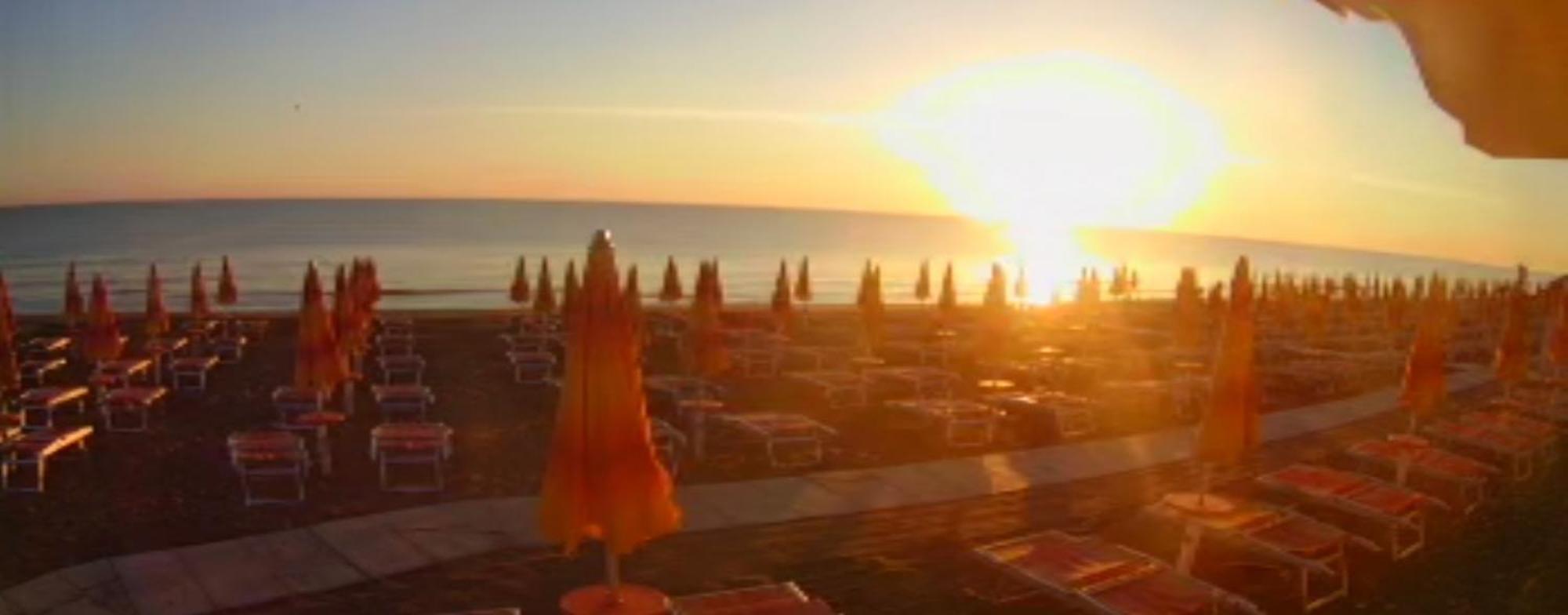 Baywatch Bed & Breakfast Margherita Di Savoia Bagian luar foto