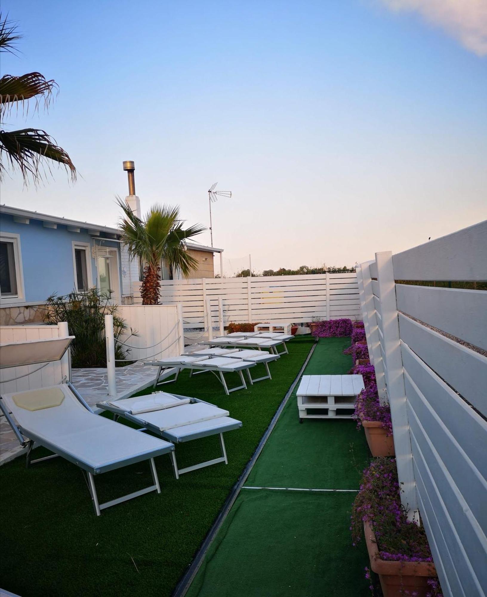 Baywatch Bed & Breakfast Margherita Di Savoia Bagian luar foto